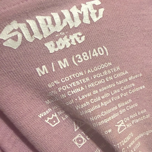 Sublime Summer Tour 2019 Graphic T-Shirt Pink Surf Band Shirt Men’s M Retro Y2K - Picture 4 of 4